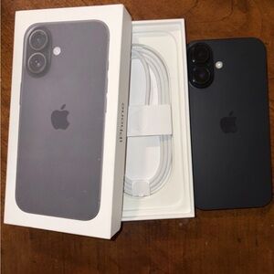 Apple iPhone 16 Black